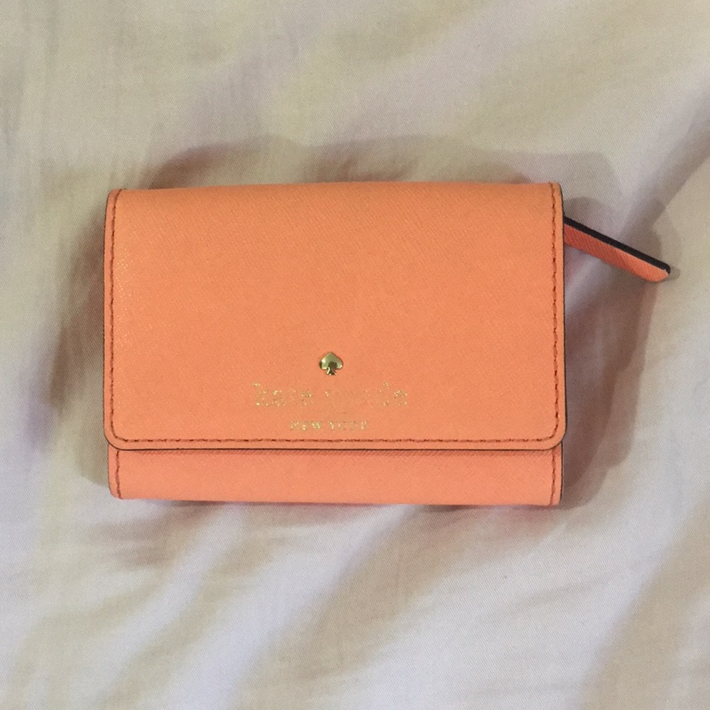 Kate Spade Darla Wallet with key ring (coral)